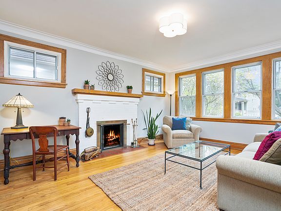4th image of 644 Forest Ave
