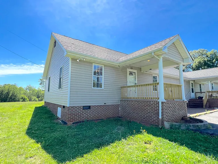 121 Abe Rd — Photo 1