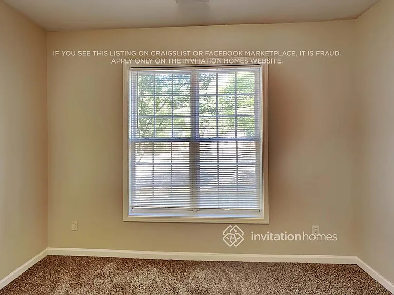 467 Greyhawk Way — Photo 14