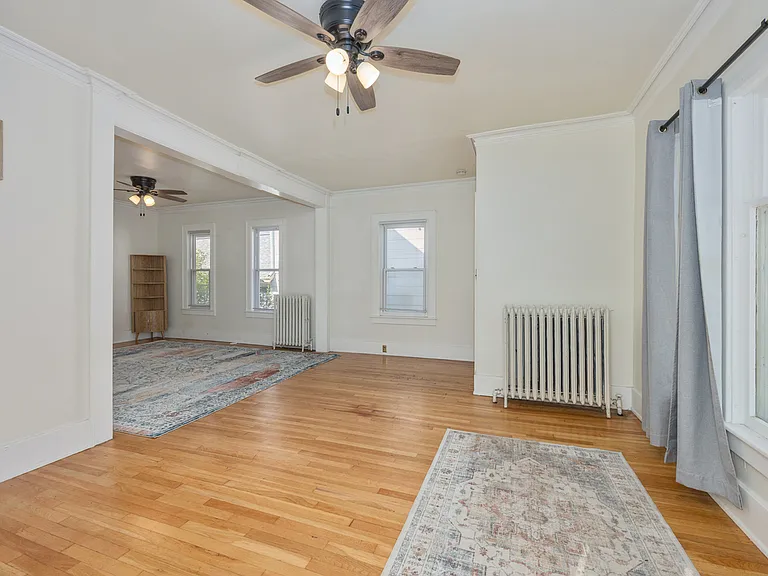 44 Grove St NE — Photo 5