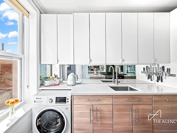 5th image of 25 Charles St APT 6C