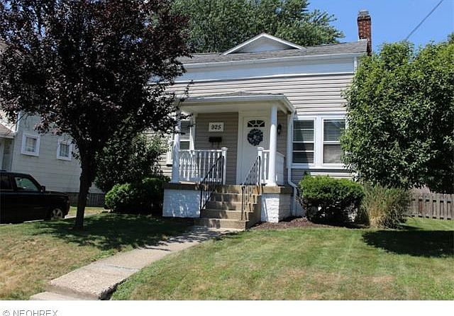 1st image of 925 School Ave