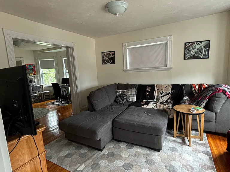 16 Maple St #3 — Photo 2