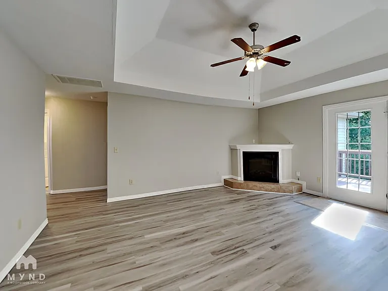 111 N Peach Brk — Photo 6