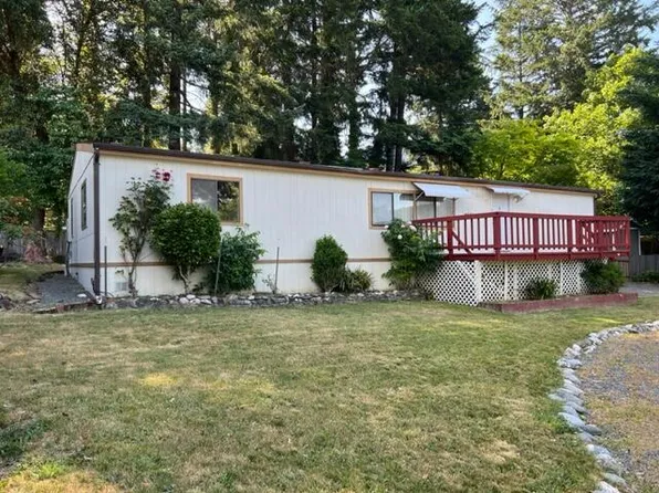 319 Forest View Dr, Willow Creek, CA 95573