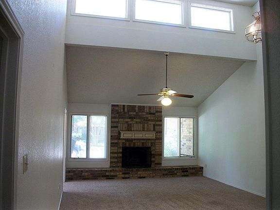 3rd image of 105 N Troy Ave #C