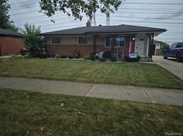30541 Iroquois Dr, Warren, MI 48088