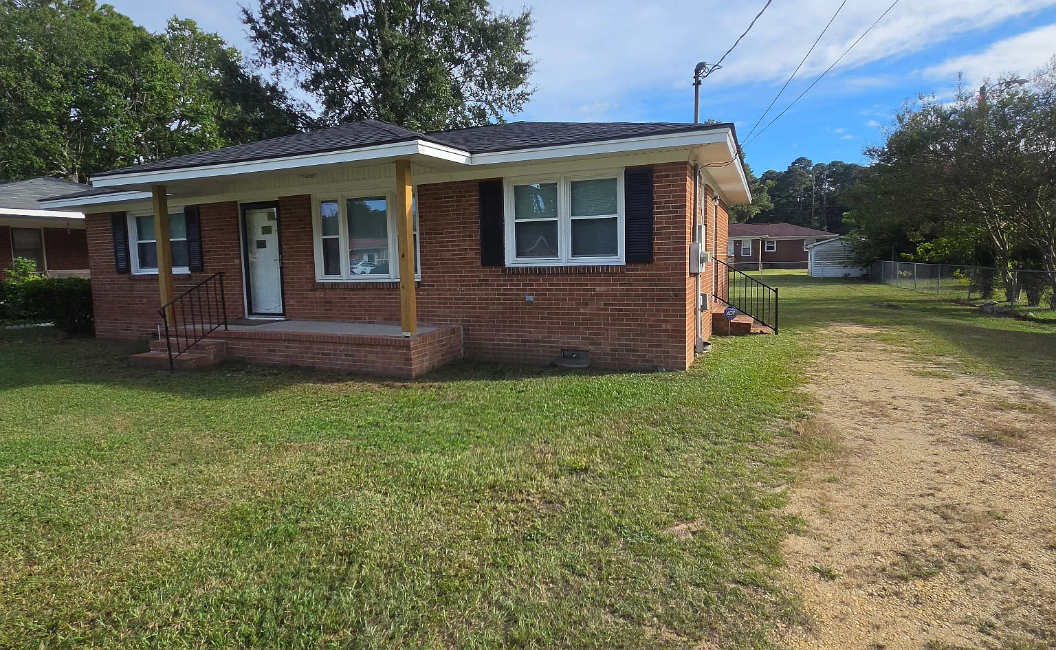 3 bed, 1040 sqft, $1,400 — Photo 2