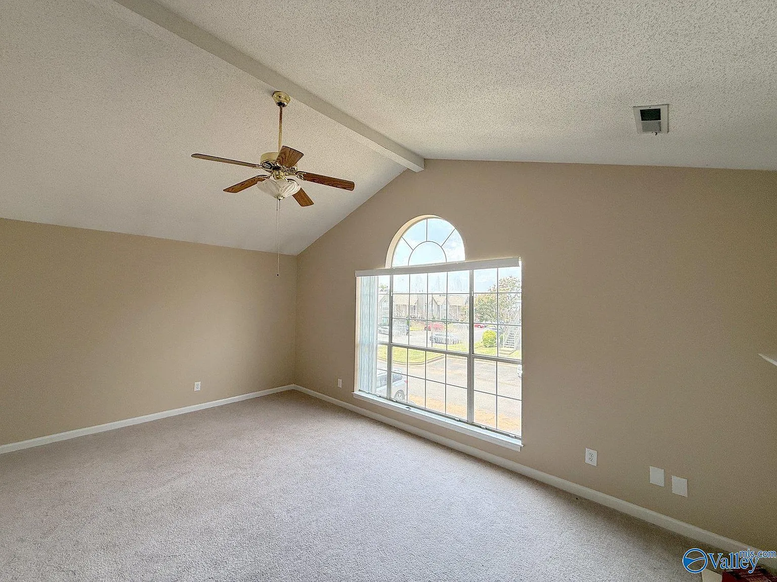 2 bed, 2.0 bath, 1055 sqft, $1,400 — Photo 3