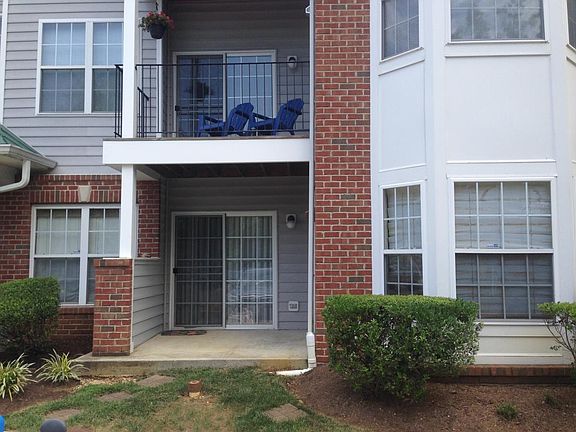Front Porch/Sliding Door Entrance