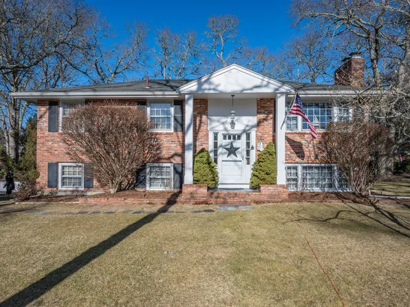 22 Vicksburg Avenue, Harwich, MA 02645