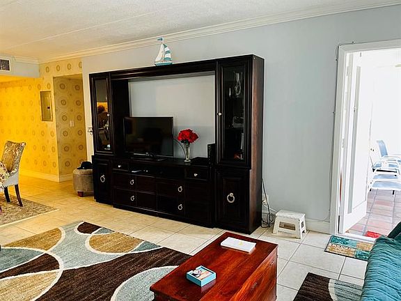 4th image of 4500 N Flagler Dr APT D5