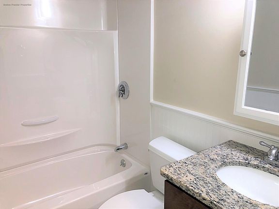 4th image of 30 Marlboro St APT 3B