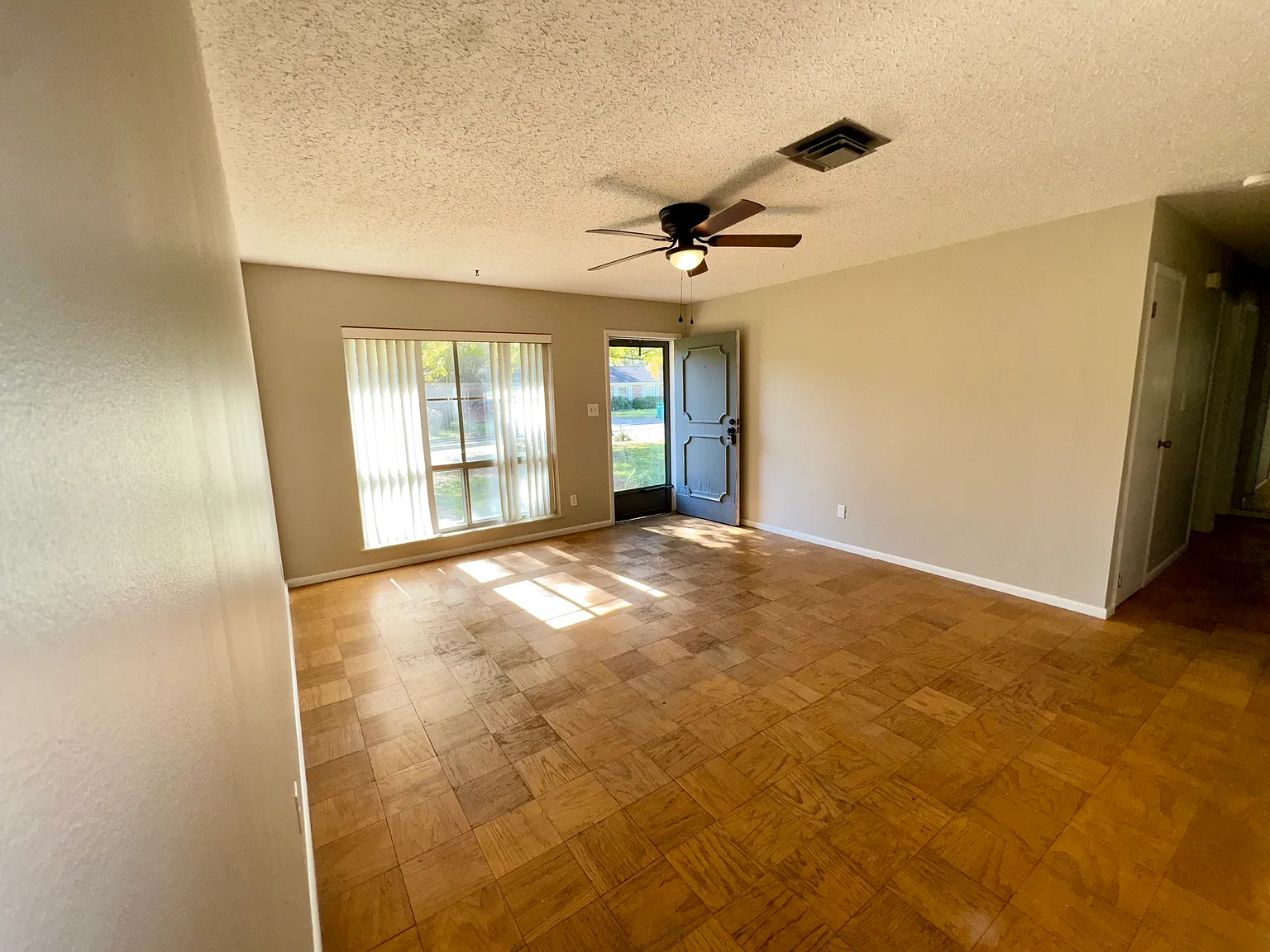 2434 Patterson Dr — Photo 4