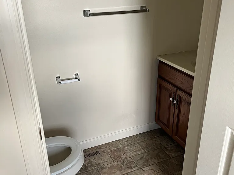 346 Cardinal Rd — Photo 5