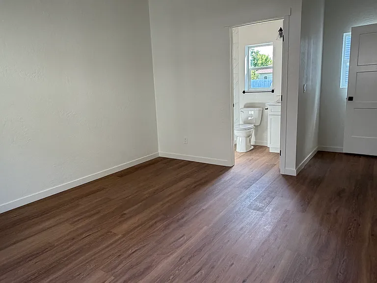 720 W York Ave #720 — Photo 11