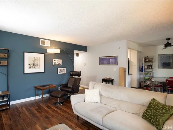 1304 Mountain Ave APT 209, Duarte, CA 91010