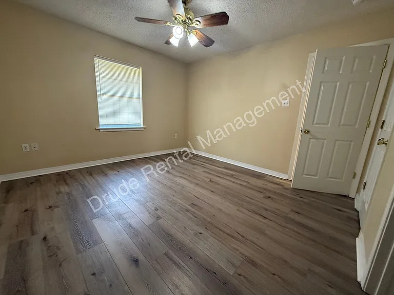 508 Cedar Ln — Photo 21