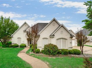 10924 Hawkins Home Blvd, Benbrook, TX 76126