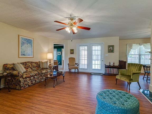 5th image of 1092 Gray Bill Dr