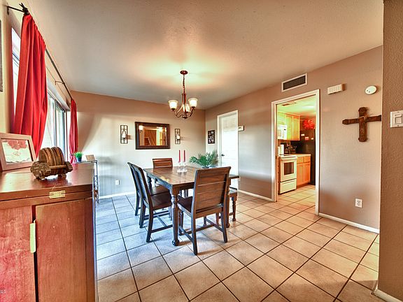 3rd image of 2233 E HIGHLAND Avenue #113