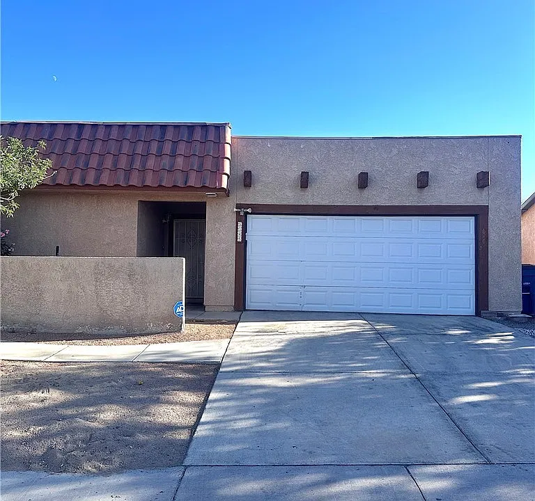 5045 Hayward Ave