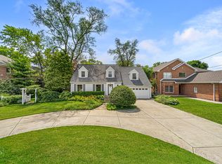 8629 W Sunset Rd, Niles, IL 60714