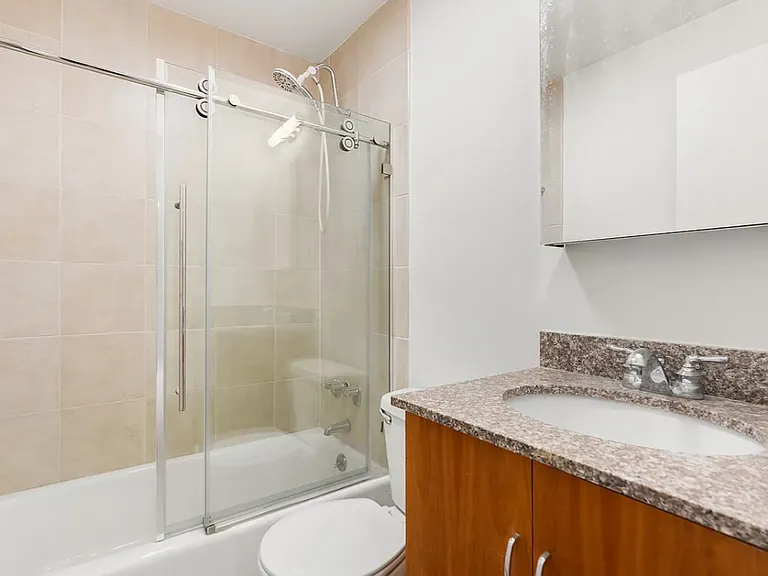 400 E 14th St #4E — Photo 9