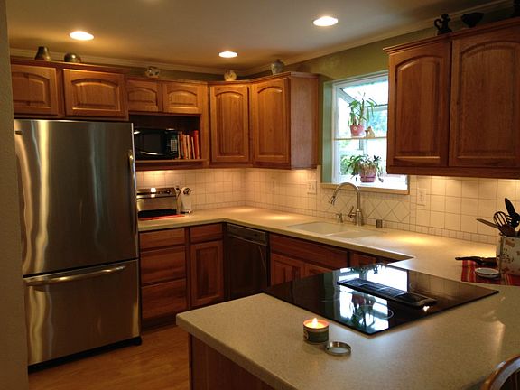 4th image of 8016 182nd Ave E