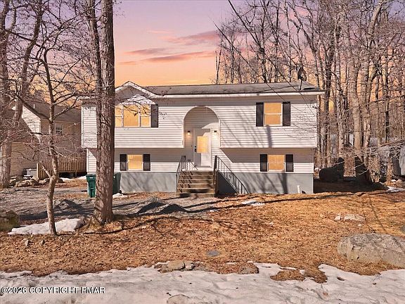 2nd image of 2802 Fairhaven Dr