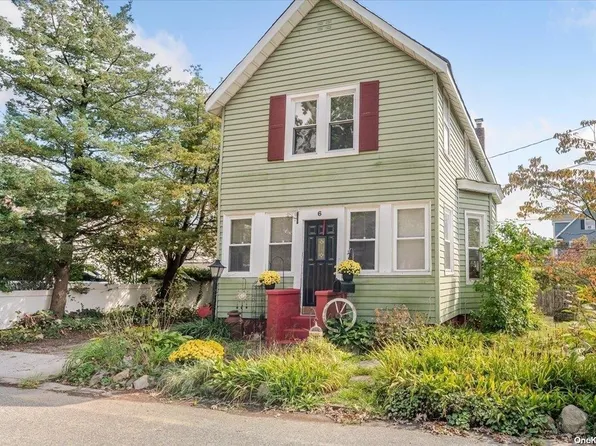 6 Peck Avenue, Merrick, NY 11566