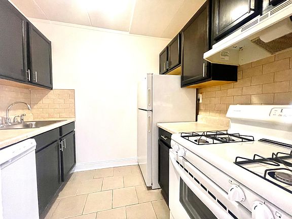 5th image of 32 Park Ave #5P