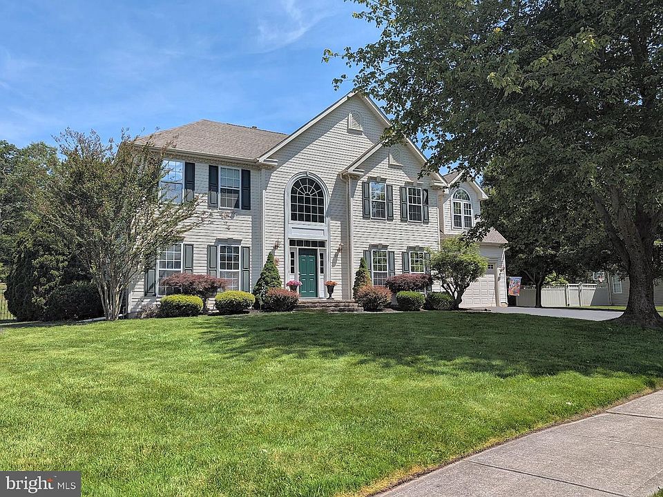 1st image of 27 Penn Pl