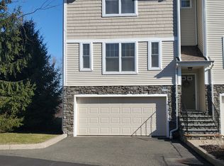 10 Ashwood Cir, Shelton, CT 06484