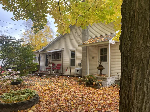 11380 Pine St, Elm Hall, MI 48830