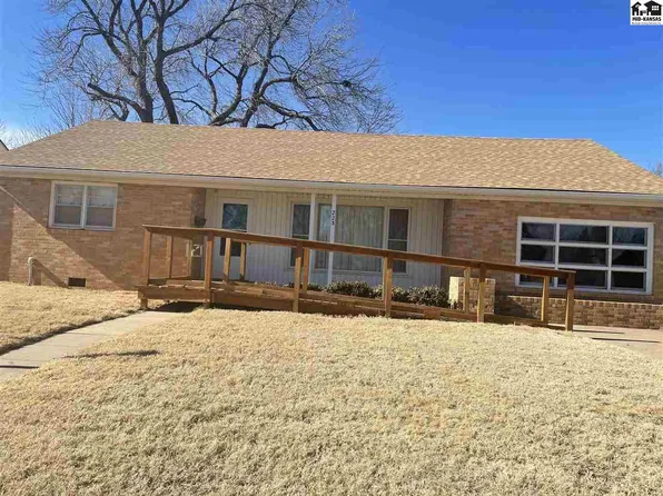 223 Lawrence St, Pratt, KS 67124