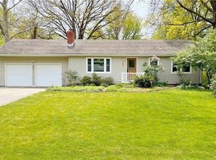 5909 W 67th Ter, Overland Park, KS 66204