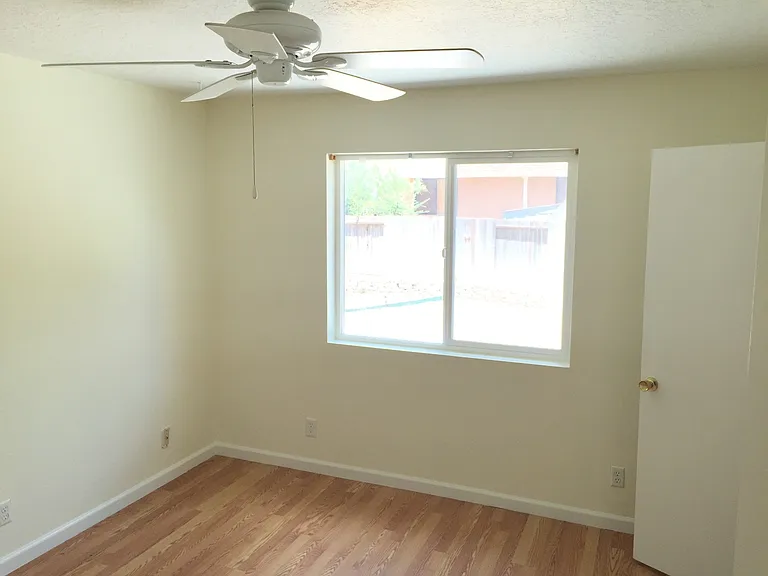 6515 Azuelo Ave NW — Photo 9