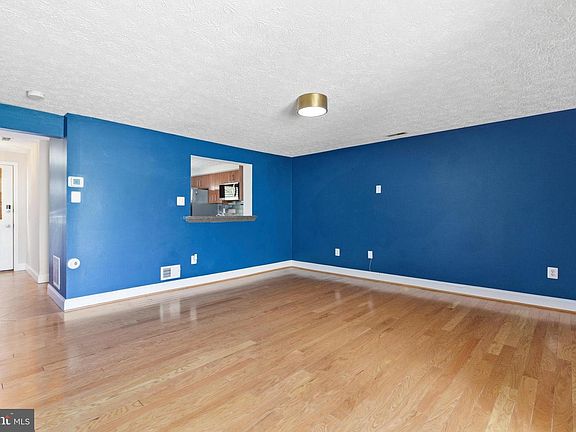 5th image of 8 Primrose Ct