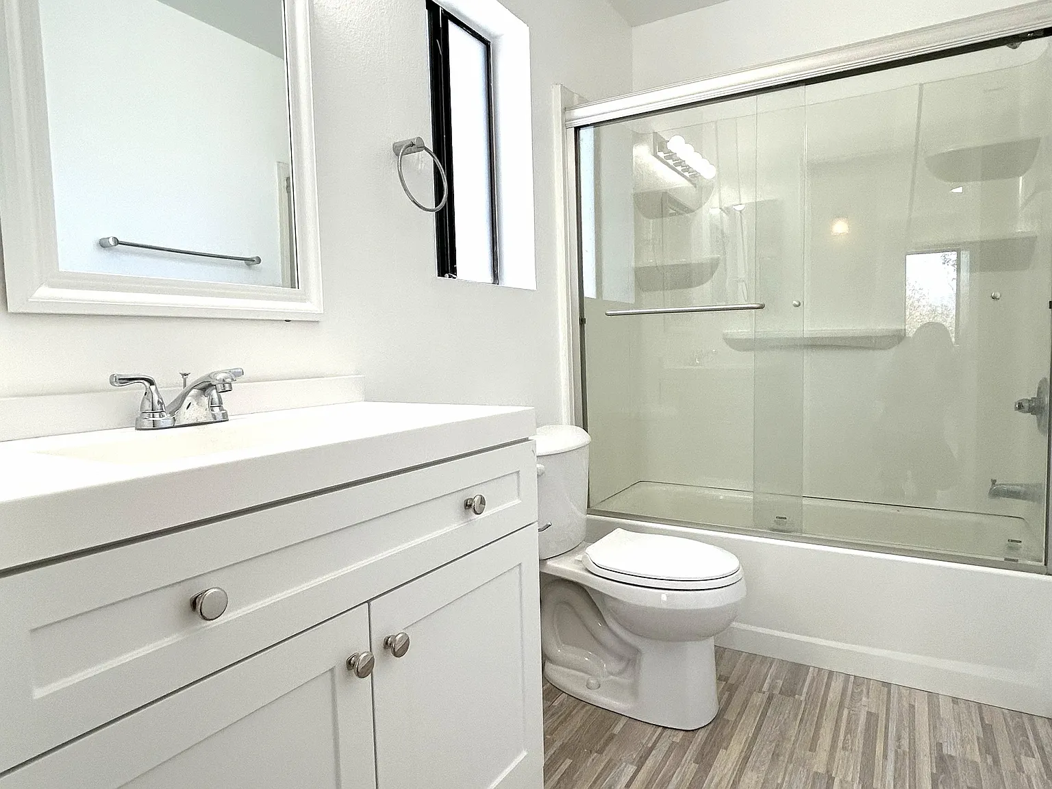 465 Oak St — Photo 3