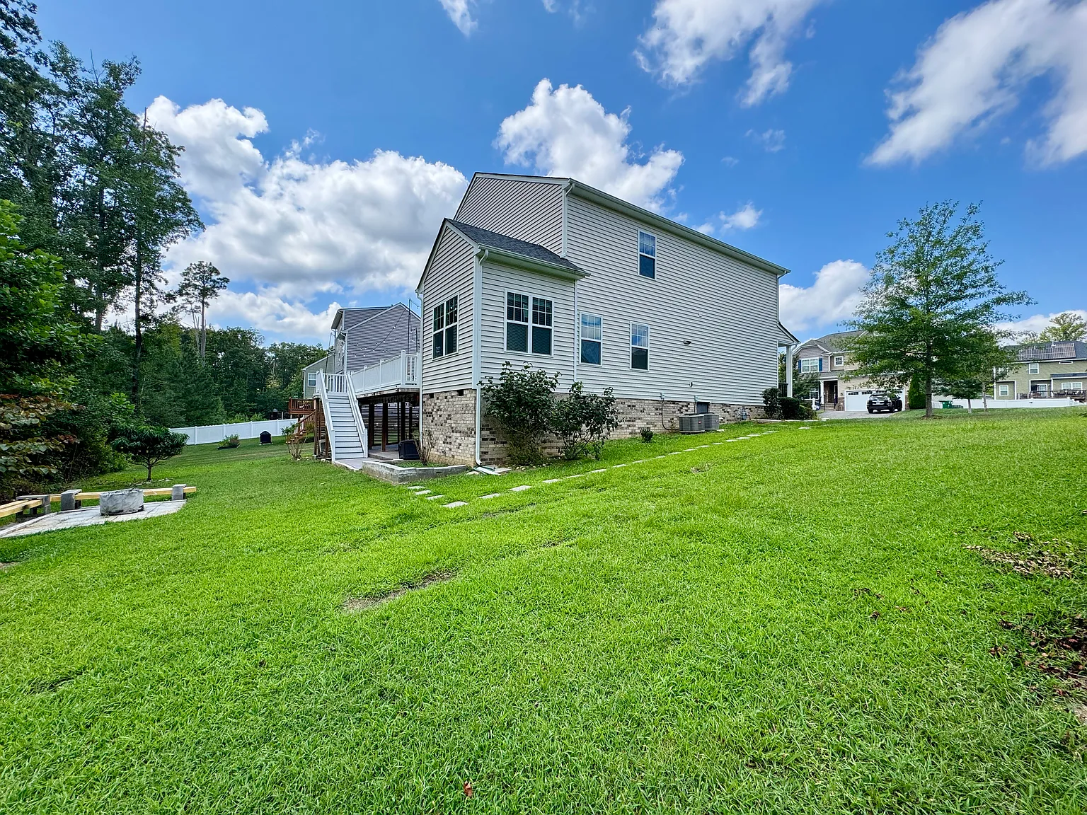 5 bed, 2854 sqft, $3,000 — Photo 3