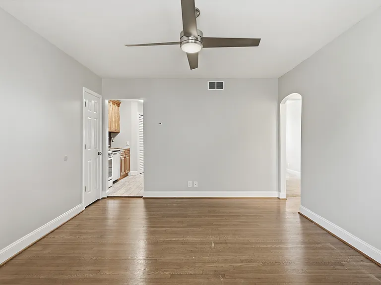 1231 Penn St NE — Photo 8