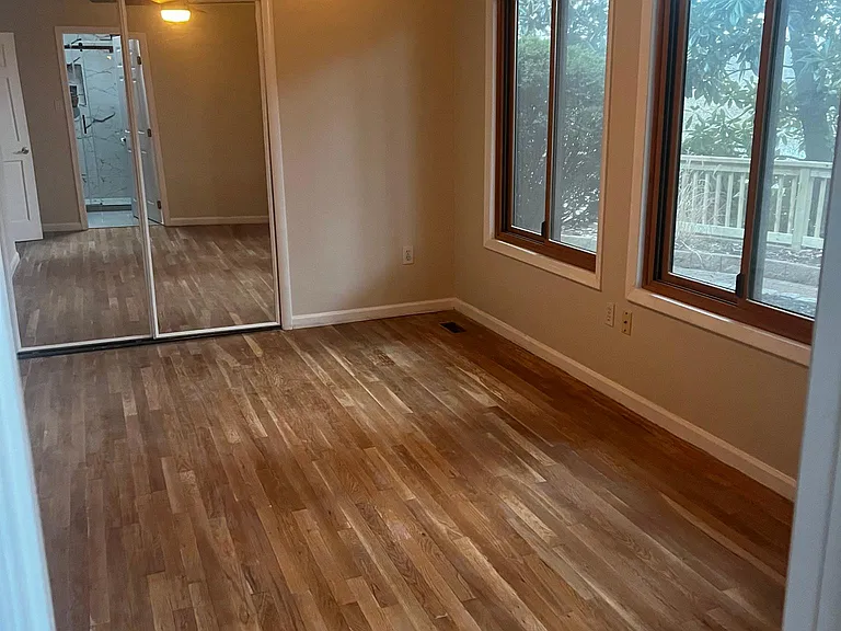 685 Shore Rd — Photo 31