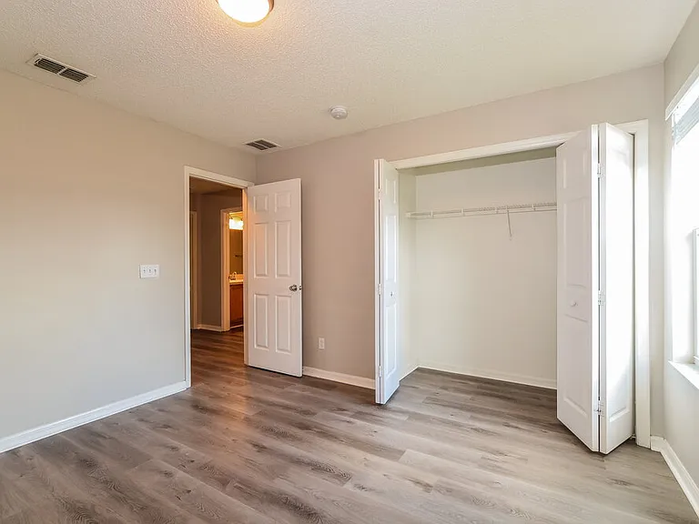 582 Southridge Rd — Photo 14