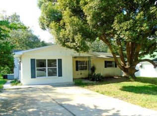 5827 11th St, Zephyrhills, FL 33542