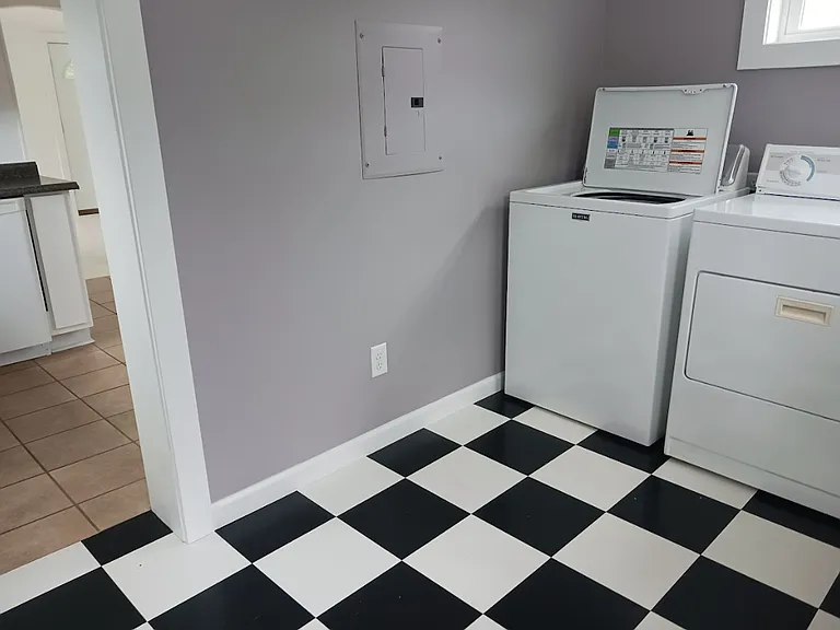 2858 Delaware Ave — Photo 6