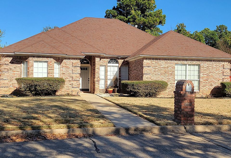 1st image of 3302 Williamsburg Ln