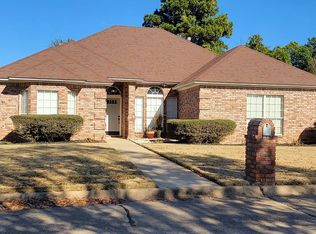 3302 Williamsburg Ln, Texarkana, TX 75503