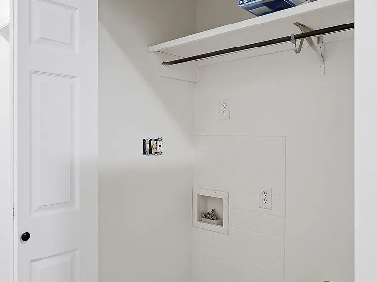 1010 Hitchcock Dr SW — Photo 17