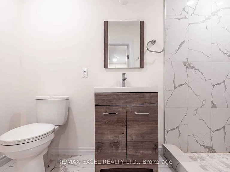 899 Glen St — Photo 10